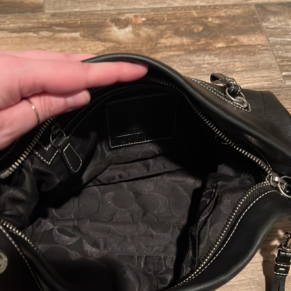 Black Leather Shoulder Bag - Picture 7 of 9